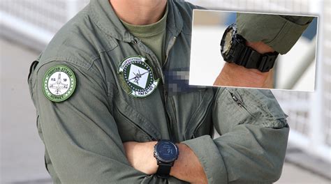 what watches do pilots wear